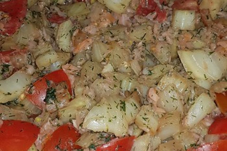 Marinierter Fenchel mit Räucherlachs und Kirschtomaten