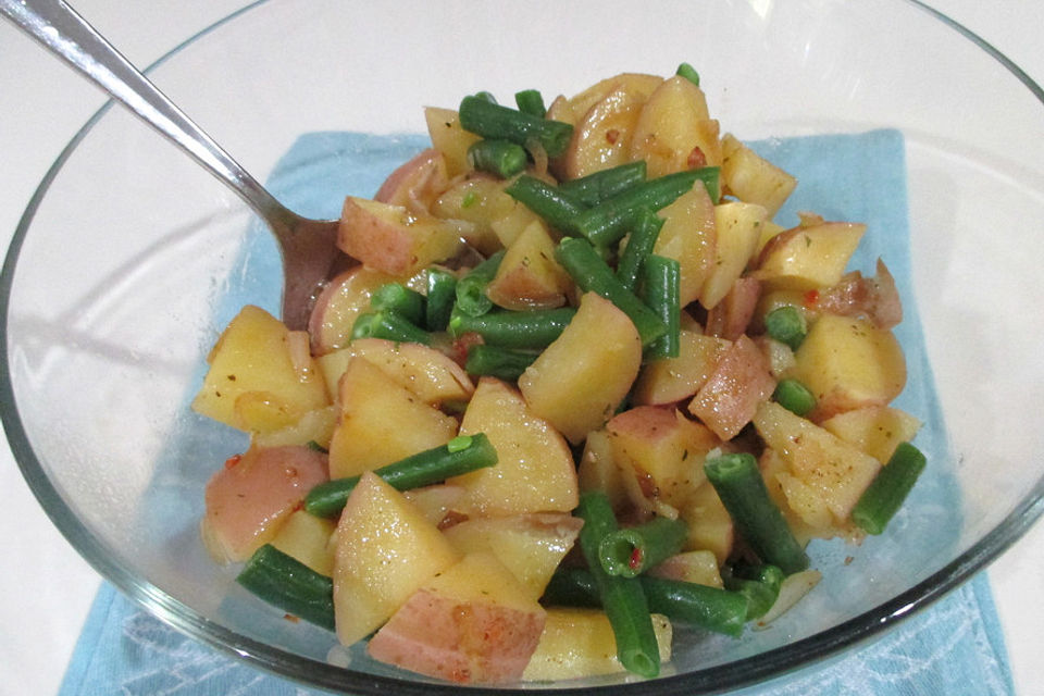 Kartoffelsalat mit grünen Bohnen