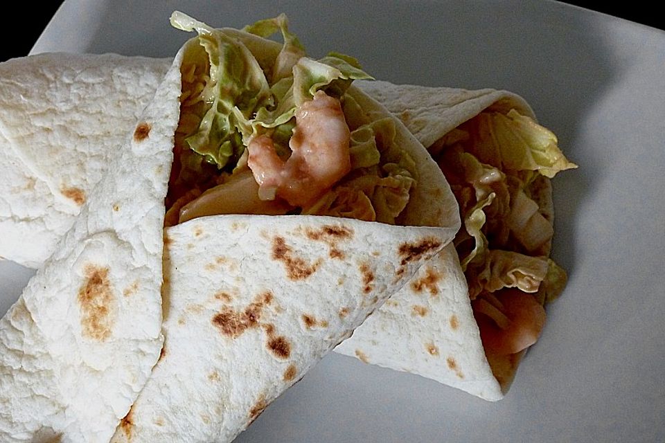 Wrap mit Chinakohl und Shrimps