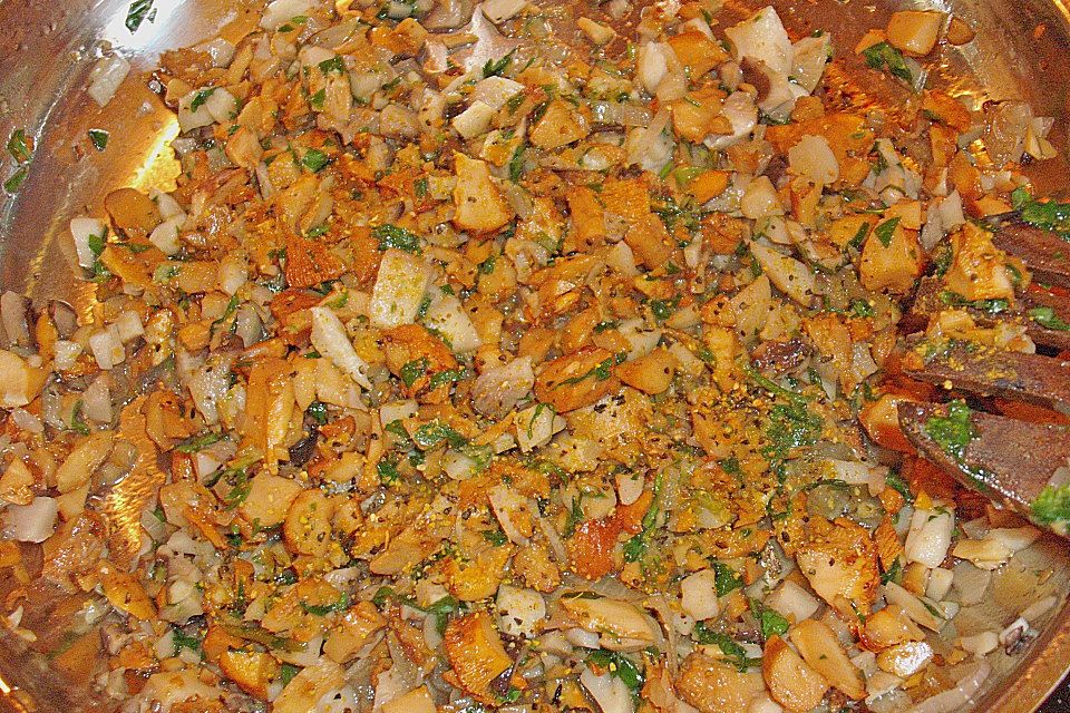 Cannelloni mit Füllung aus Entenbrust und Pilzen