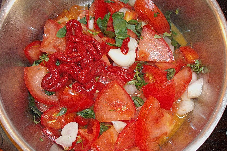 Cannelloni mit Füllung aus Entenbrust und Pilzen