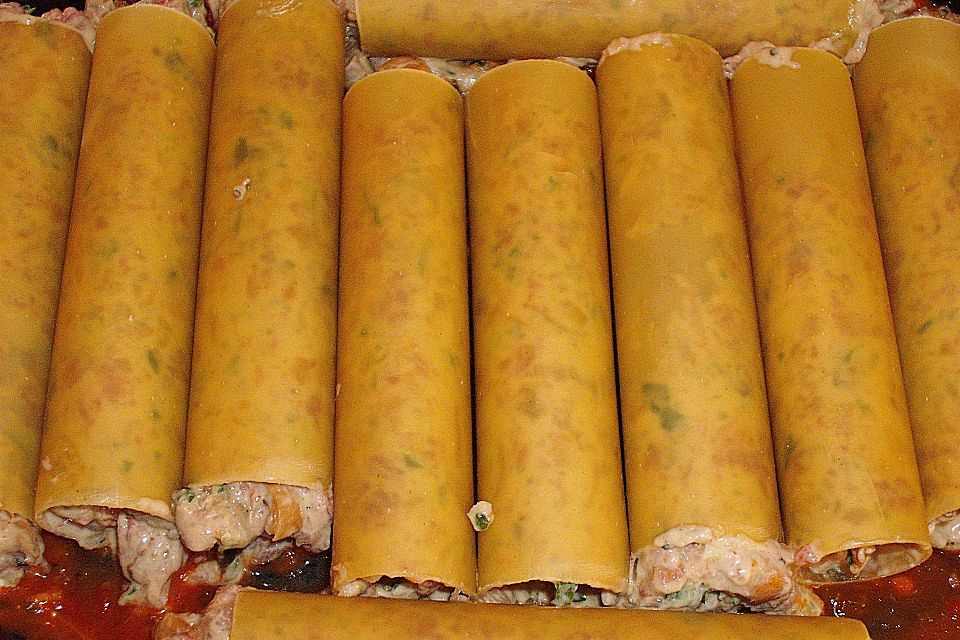 Cannelloni mit Füllung aus Entenbrust und Pilzen