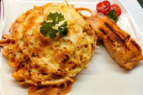 Überbackene Spaghetti mit Tomatensauce und Sauce Hollandaise von Maja72 ...