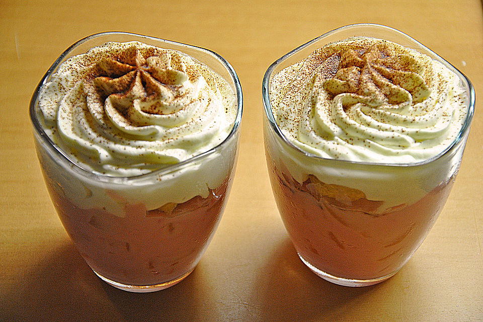 Apfeltiramisu mit Erdbeerpudding