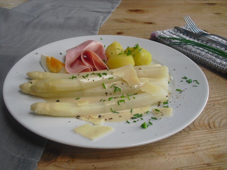 Spargel mit Béchamelsoße von Raubtierfütterer| Chefkoch