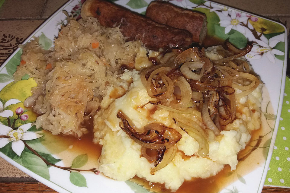 Silkes Bratwurst mit Sauerkraut und Kartoffeln