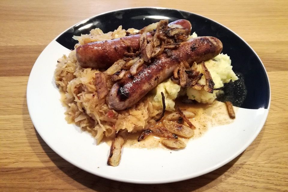 Silkes Bratwurst mit Sauerkraut und Kartoffeln