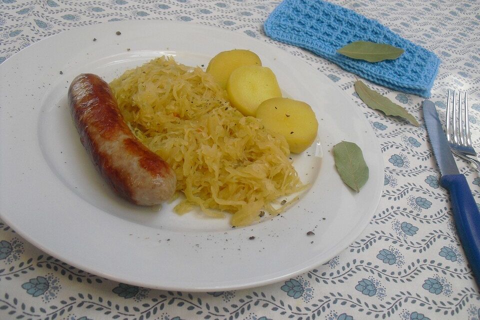 Silkes Bratwurst mit Sauerkraut und Kartoffeln