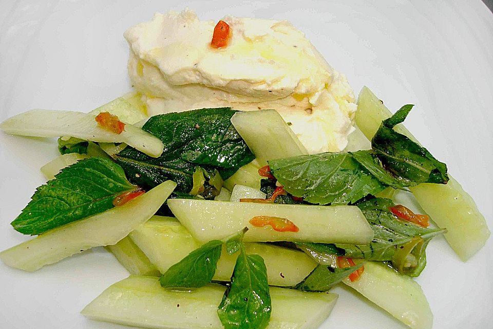 Gurken - Minze - Salat mit Mascarponecreme
