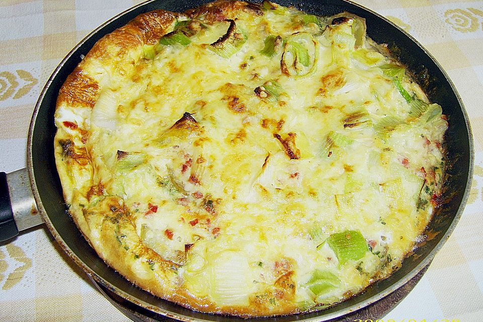 Kartoffel - Frittata mit Schinken, Käse und Porree