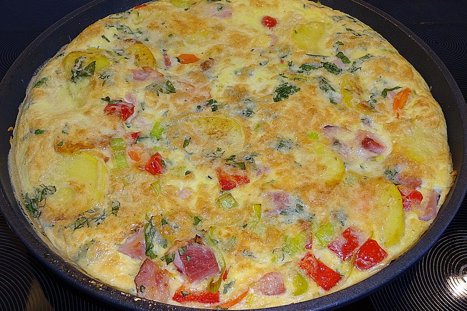 Kartoffel - Frittata mit Schinken, Käse und Porree