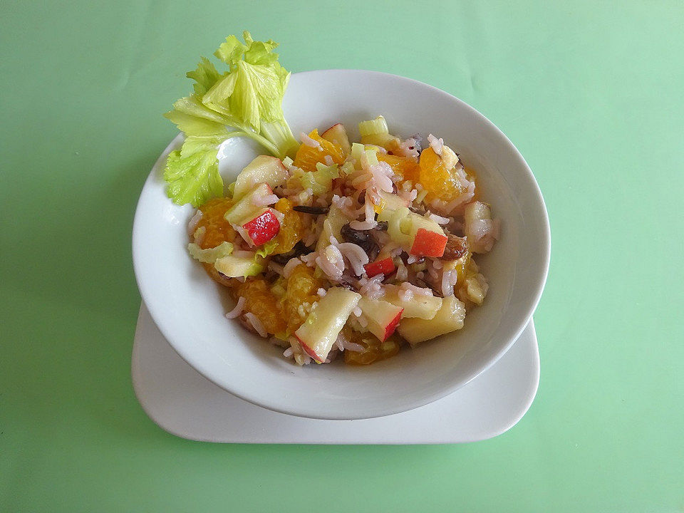 Reissalat mit Staudensellerie und Früchten Chefkoch