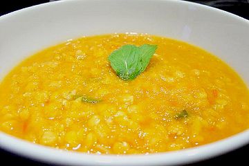 Rote Linsensuppe mit Wirsing