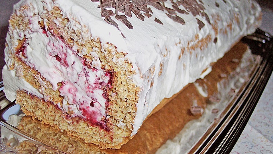 Himbeer - Sahne - Dinkel - Vollkorn - Biskuitrolle von menschbleiben