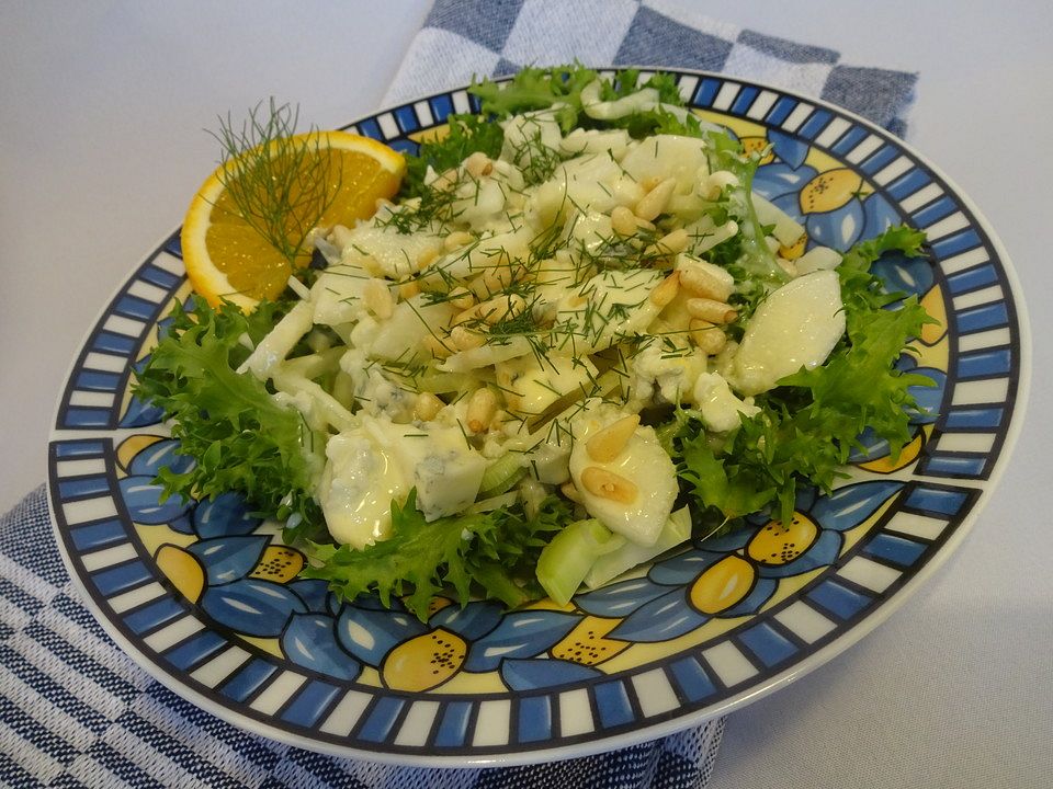 Friséesalat mit Fenchel, Birne und Gorgonzola von Dorry| Chefkoch