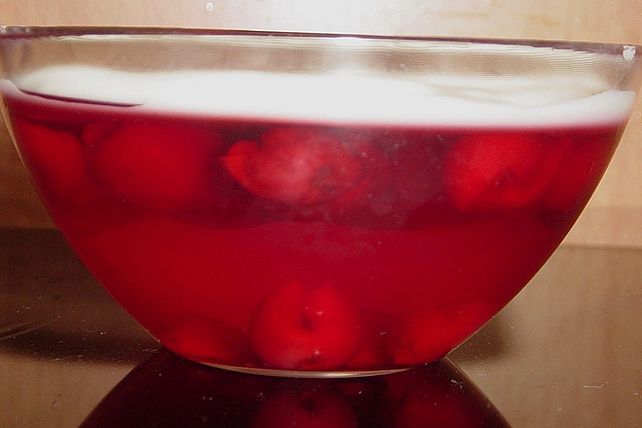 Götterspeise mit Kirschen und Vanillejoghurt von ulkig| Chefkoch