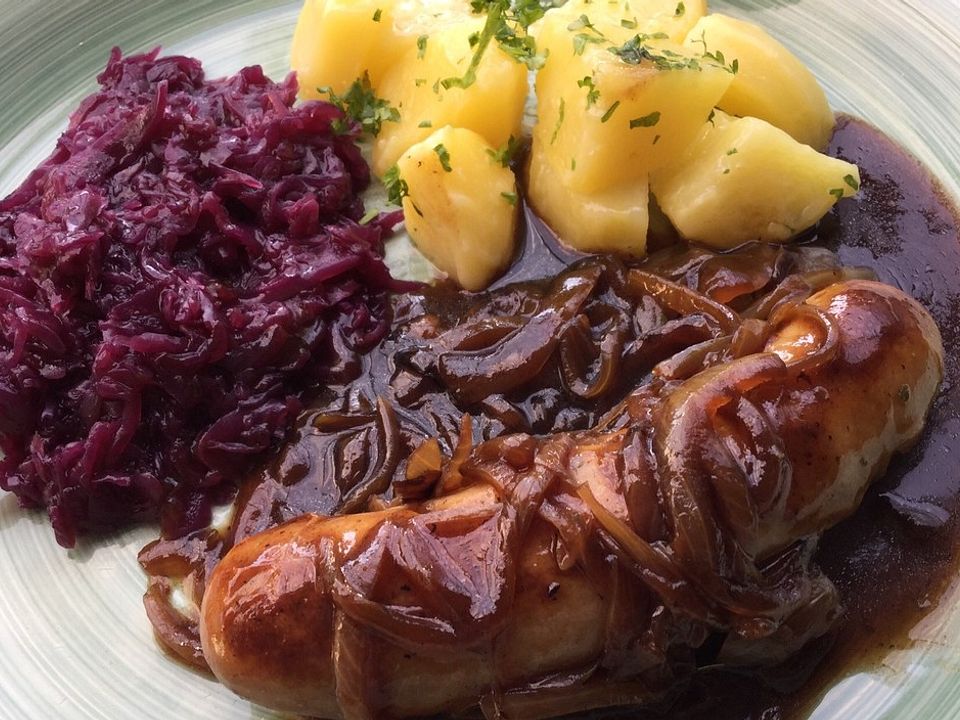 Bratwurst mit Bierzwiebelgemüse von Weisswurst| Chefkoch