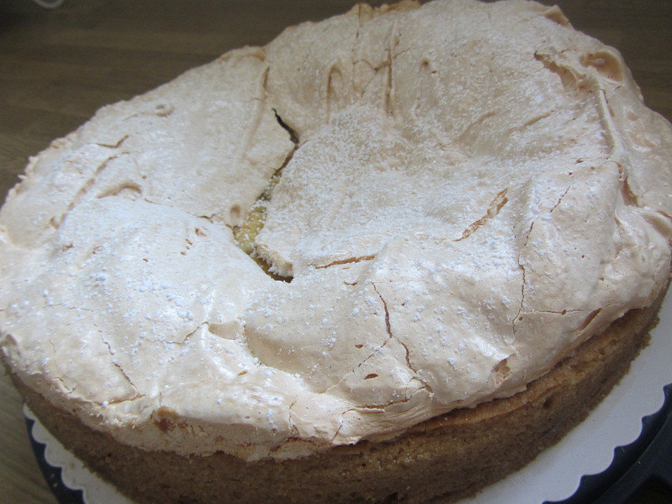 Rhabarberkuchen mit Sahneguss und Baiserhaube von kleinehobbits| Chefkoch