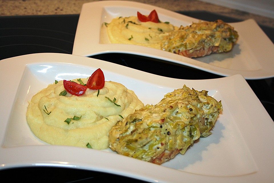 Urmelis Lachsfilet mit Porree - Senf - Häubchen