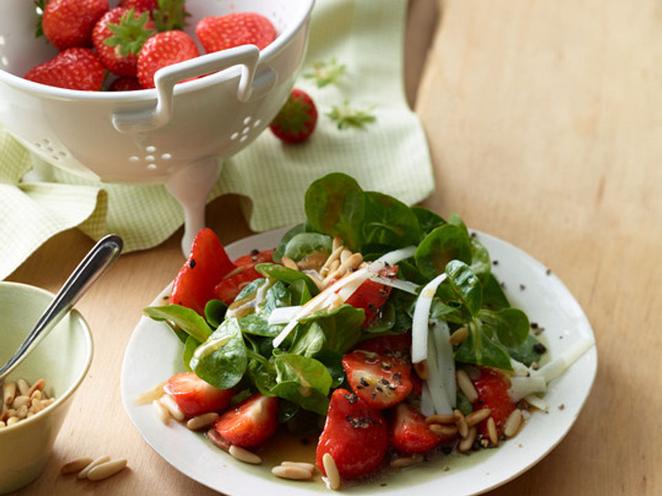 Feldsalat mit marinierten Erdbeeren von rothermine1| Chefkoch