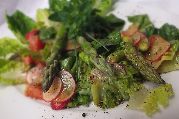 Grüner Spargelsalat mit Radieschen von jumbo6969 | Chefkoch