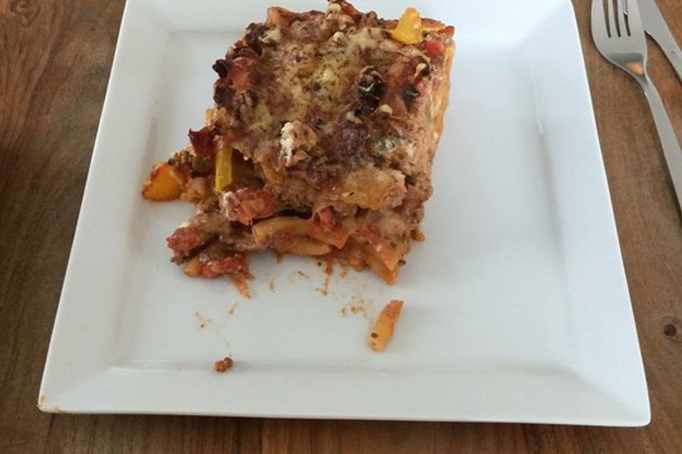 Nudelauflauf mit Hackfleisch und Paprika