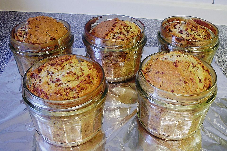 Butter - Vanille - Haselnuss - Kuchen im Glas mit Schokotröpfchen