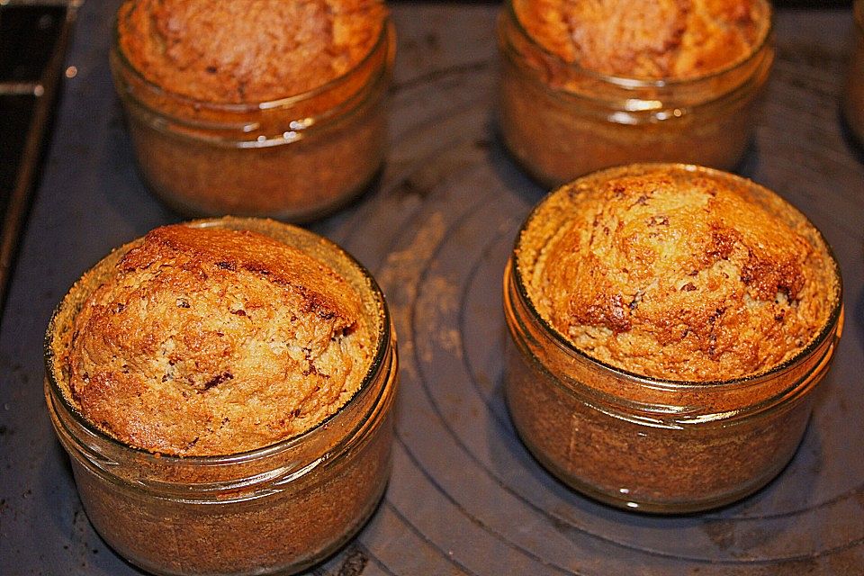 Butter - Vanille - Haselnuss - Kuchen im Glas mit Schokotröpfchen