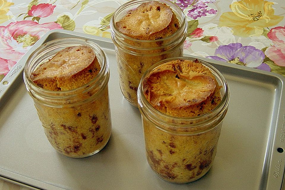 Butter - Vanille - Haselnuss - Kuchen im Glas mit Schokotröpfchen