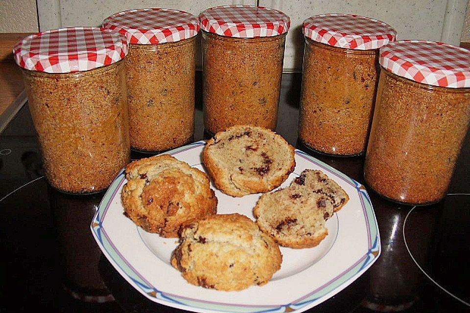 Butter - Vanille - Haselnuss - Kuchen im Glas mit Schokotröpfchen