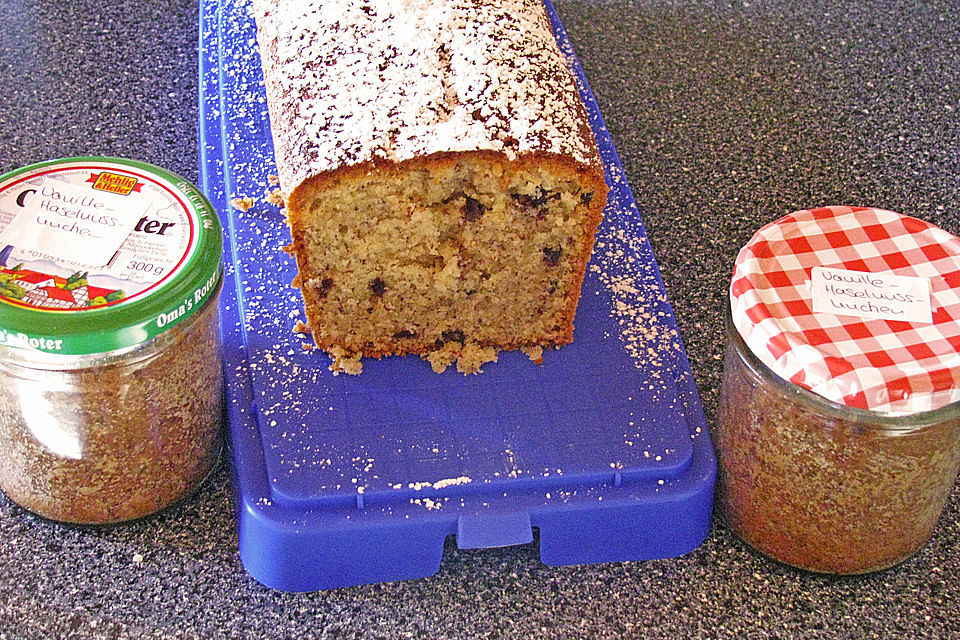 Butter - Vanille - Haselnuss - Kuchen im Glas mit Schokotröpfchen