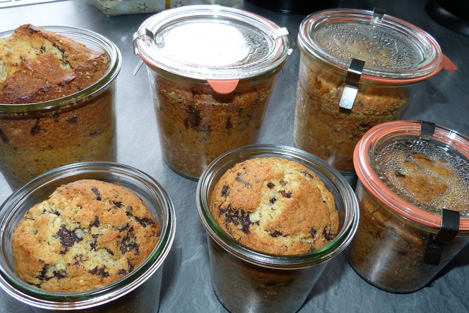 Butter - Vanille - Haselnuss - Kuchen im Glas mit Schokotröpfchen