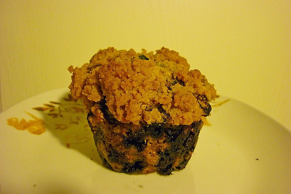 Amerikanische Blaubeermuffins mit Zimtkruste