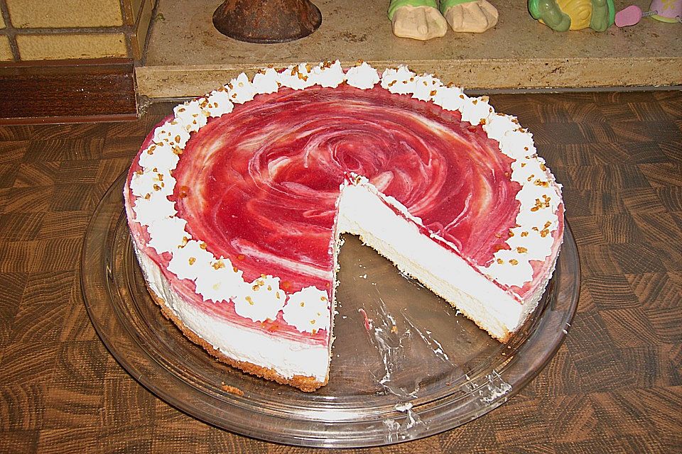 Marmorierte Himbeertorte