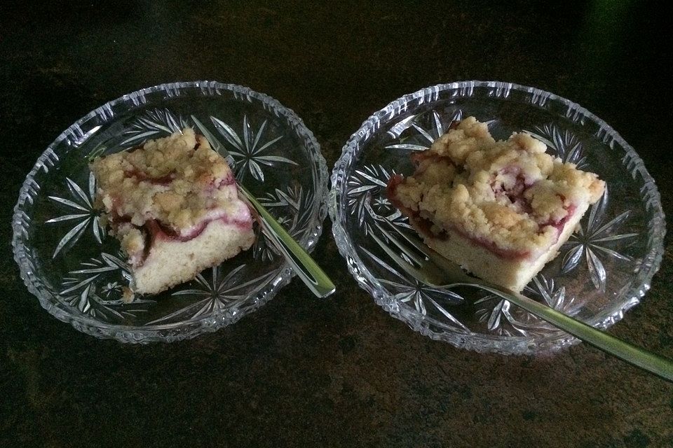 Pflaumenkuchen mit Streuseln