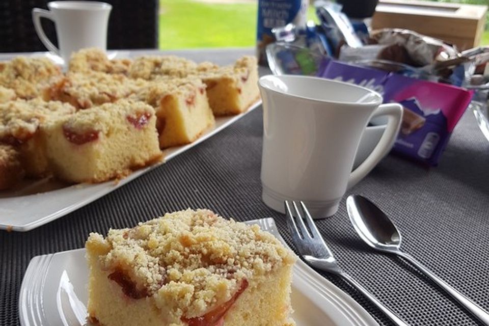 Pflaumenkuchen mit Streuseln