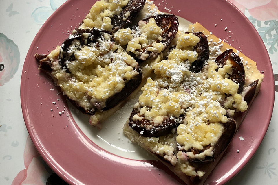 Pflaumenkuchen mit Streuseln