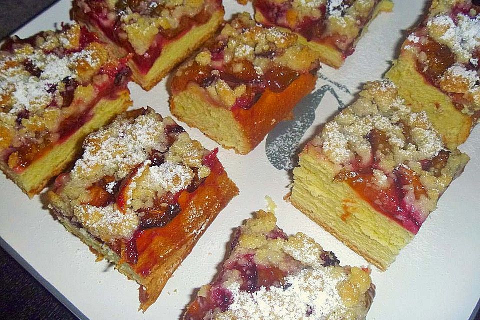 Pflaumenkuchen mit Streuseln