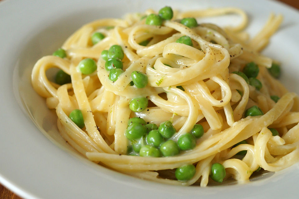 Linguine al limone Linguine al limone