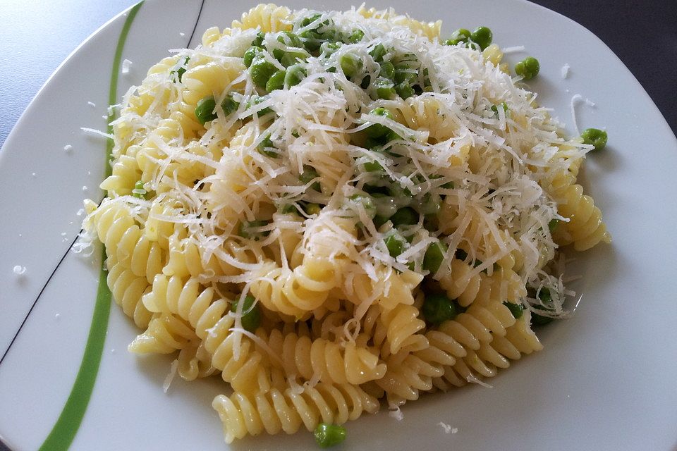 Linguine al limone Linguine al limone