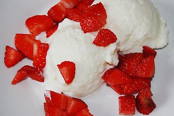 Joghurt - Eis mit Himbeeren