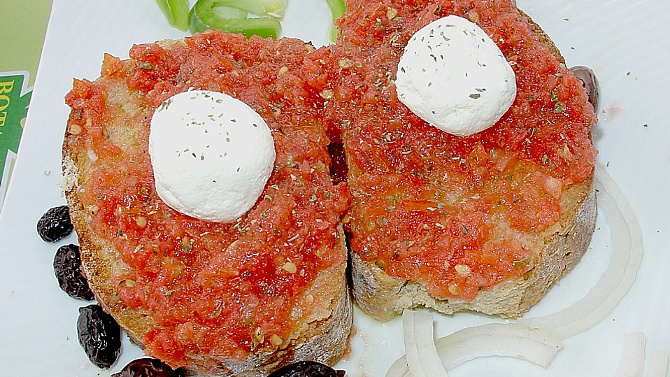 Dakos mit Tomate und Feta von Liesbeth