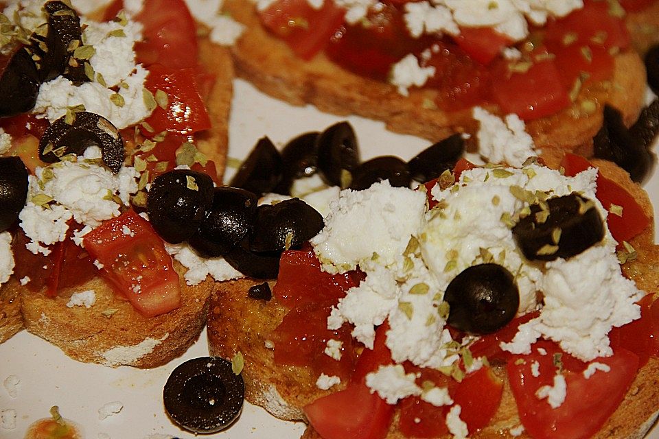 Dakos mit Tomate und Feta