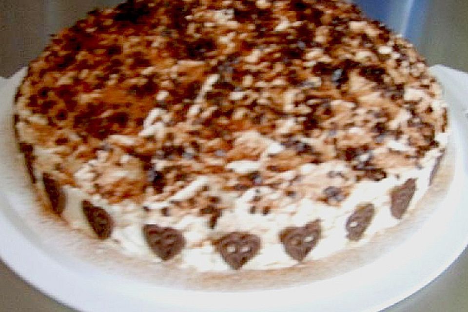 Schokokuppeltorte mit Pfirsich und Eierlikör