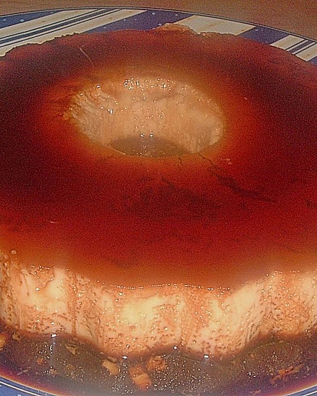 Portugiesischer Pudding mit gezuckerter Kondensmilch