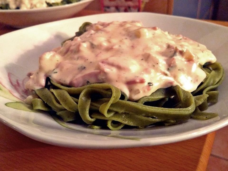 Grüne Nudeln mit Käse - Sahne - Sauce von freßbäckchen | Chefkoch