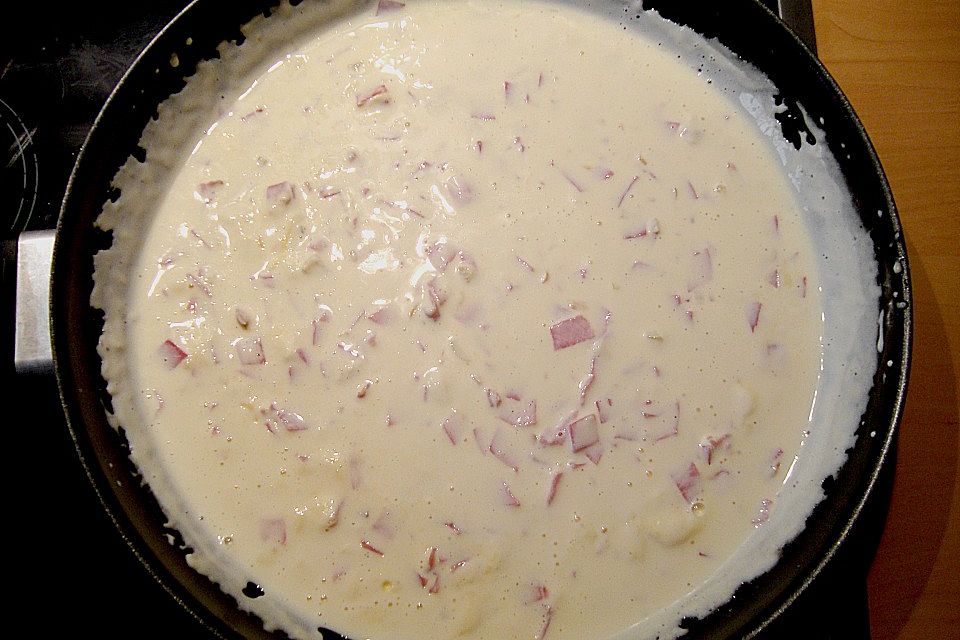 Grüne Nudeln mit Käse - Sahne - Sauce