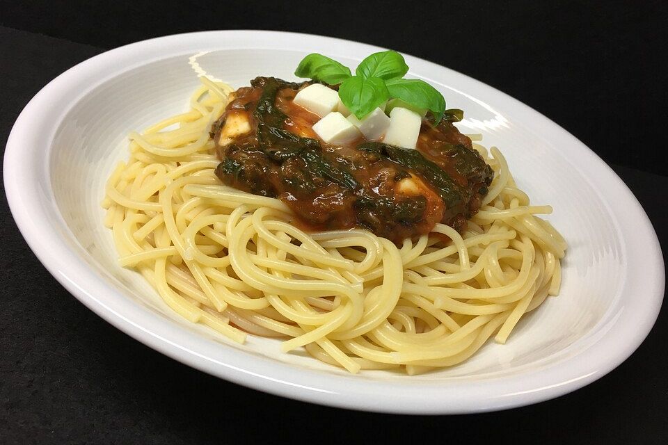 Spaghetti mit Spinat und Mozzarella