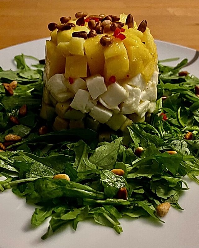 Avocado-Mozzarella-Salat mit Mango
