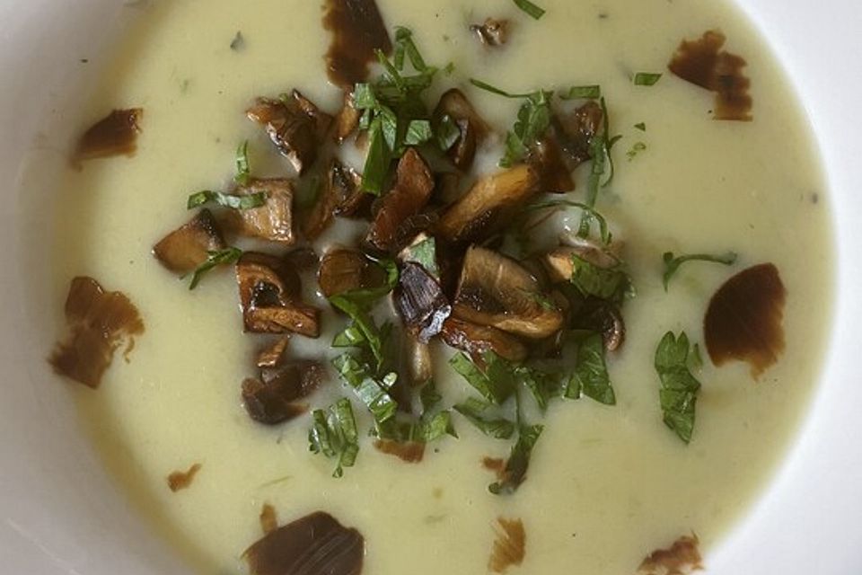 Kartoffel - Lauchcremesuppe mit Champignons